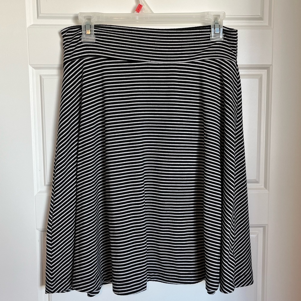 ⭐️2/$9 Old Navy striped skirt